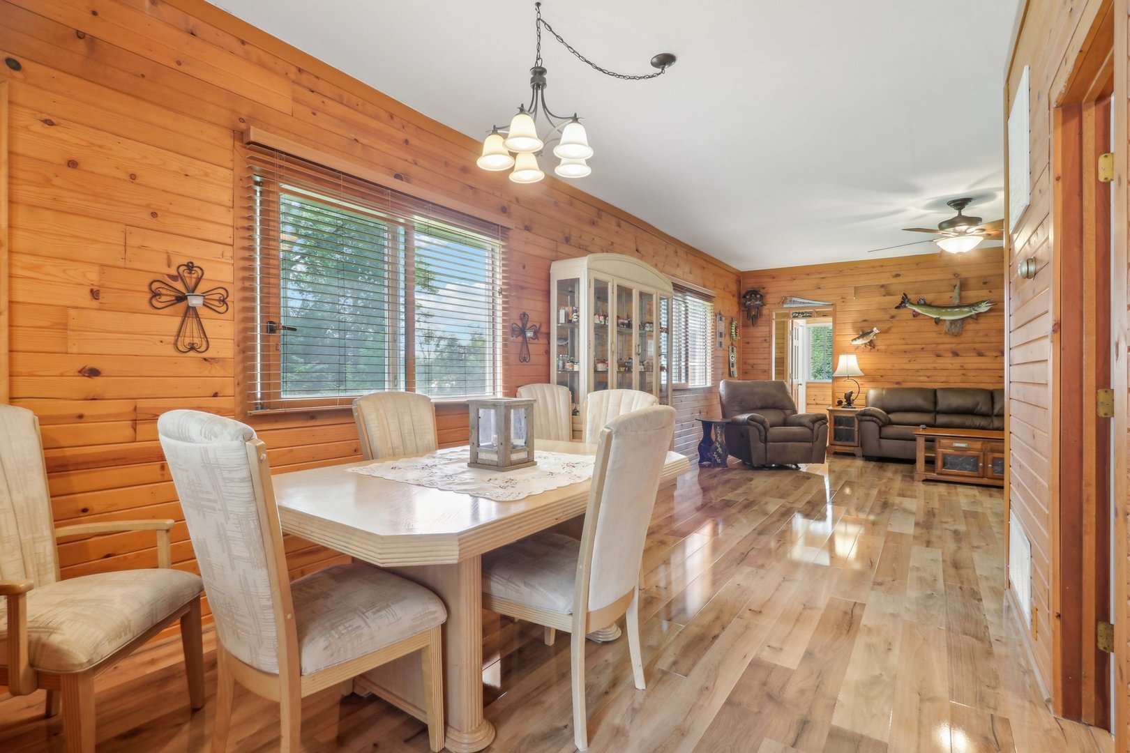 38332 Eighth Street Spring Grove, IL 60081 - Photo 6 of 37 Gallery Image 6