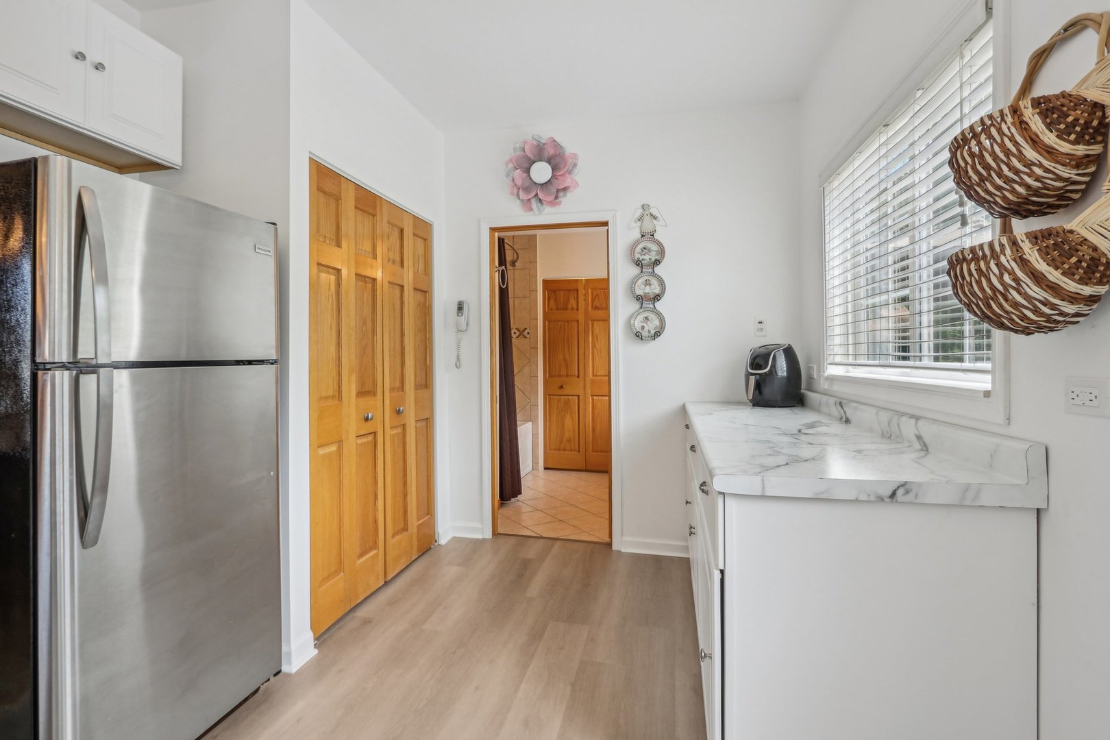 38332 Eighth Street Spring Grove, IL 60081 - Photo 9 of 37 Gallery Image 9