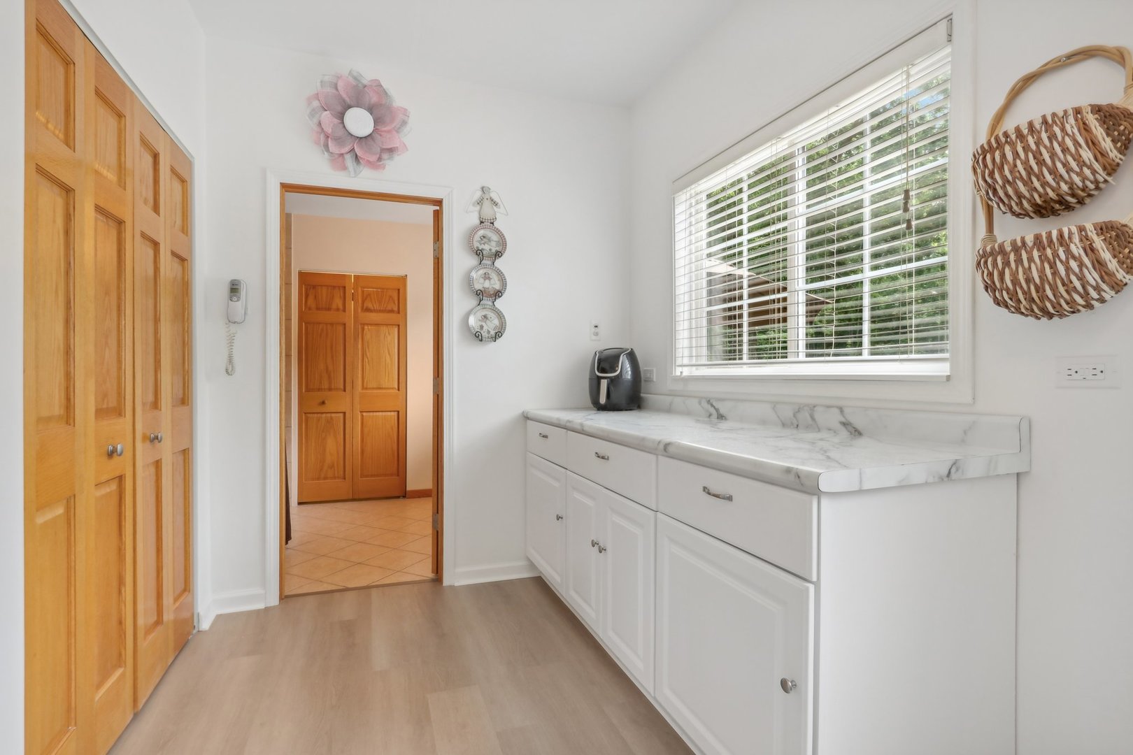 38332 Eighth Street Spring Grove, IL 60081 - Photo 10 of 37 Gallery Image 10