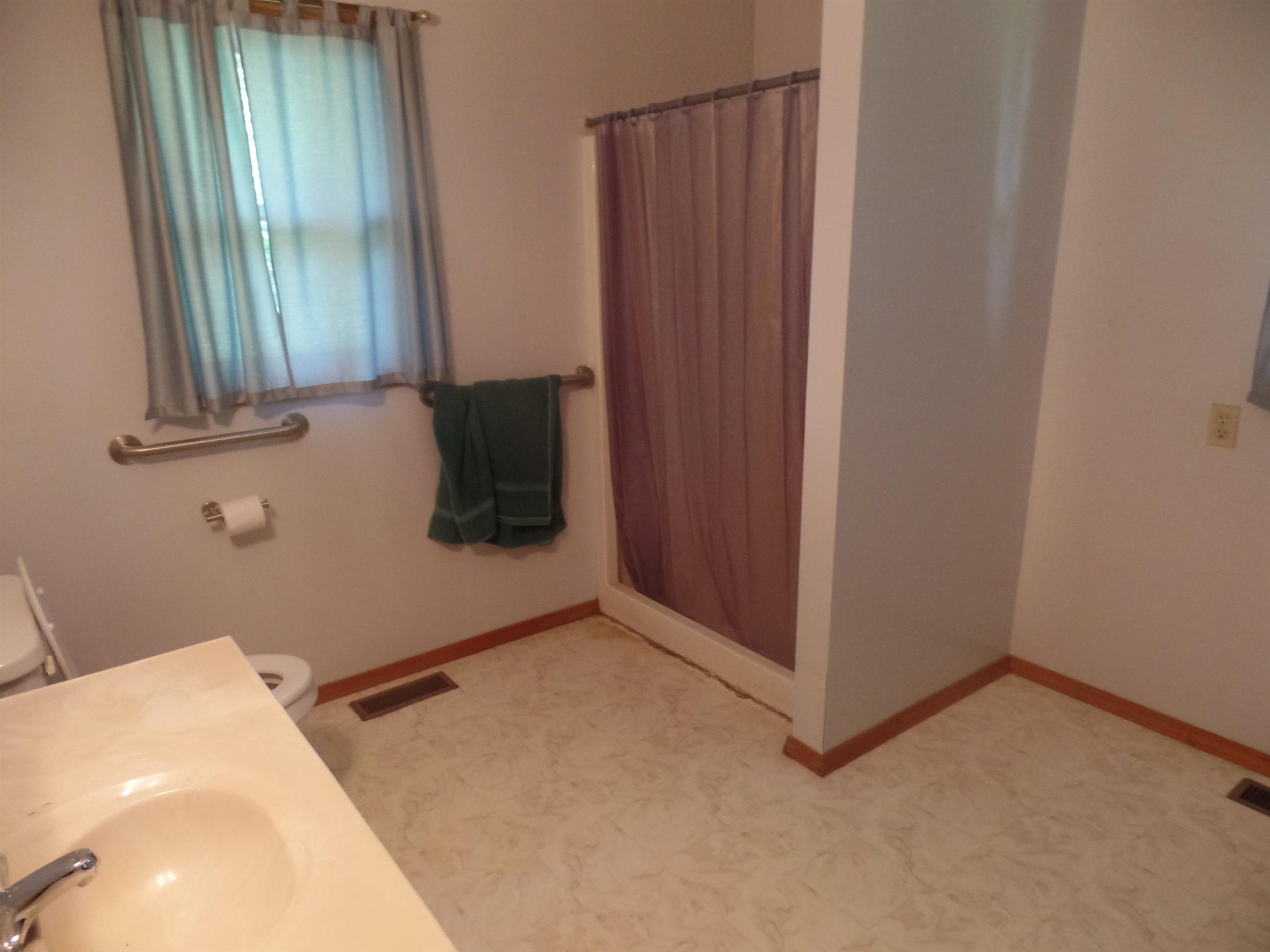 904 East Bradfield Road Bloomfield, IN 47424 - Photo 12 of 21 Gallery Image 12