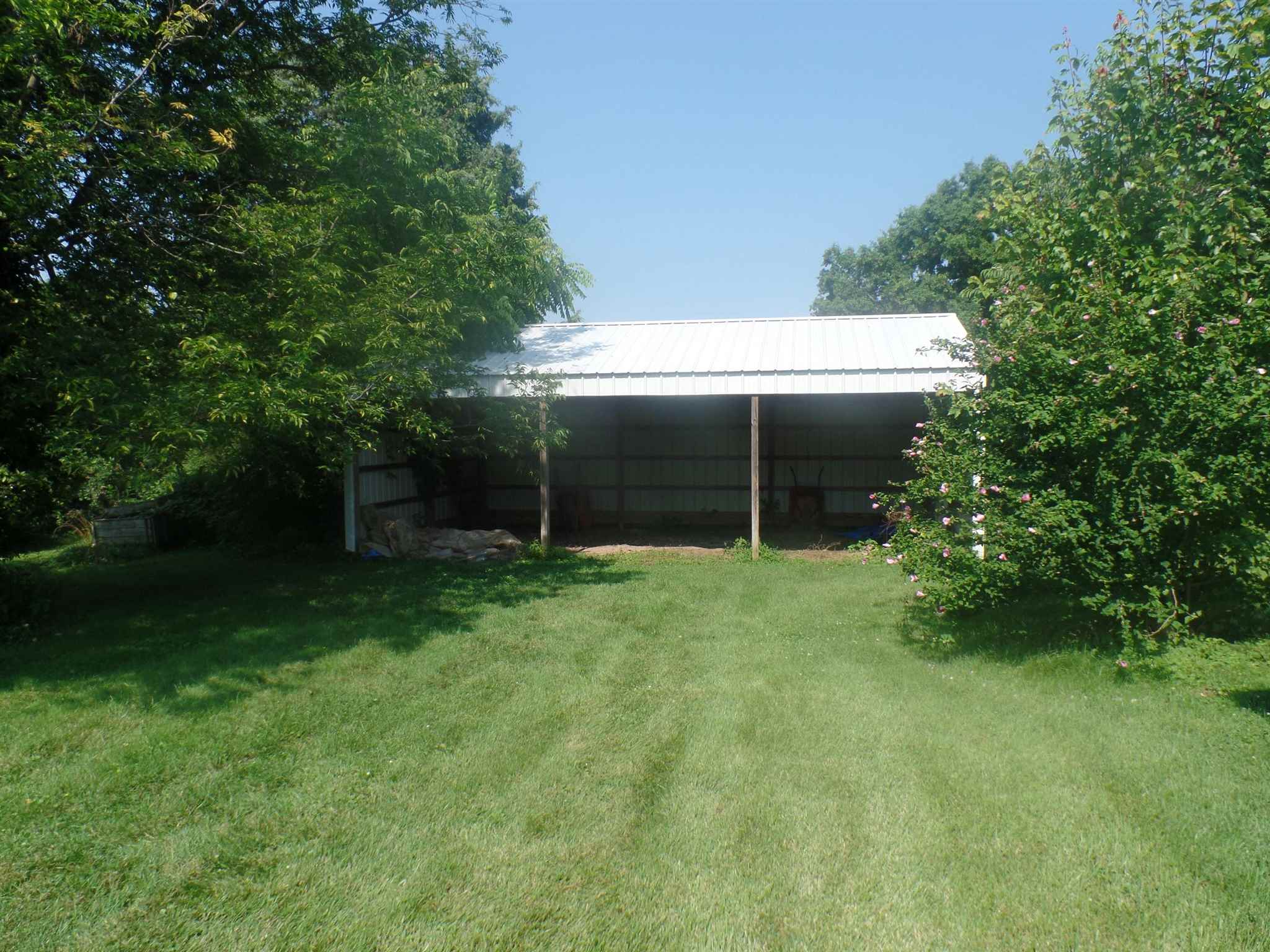 904 East Bradfield Road Bloomfield, IN 47424 - Photo 14 of 21 Gallery Image 14