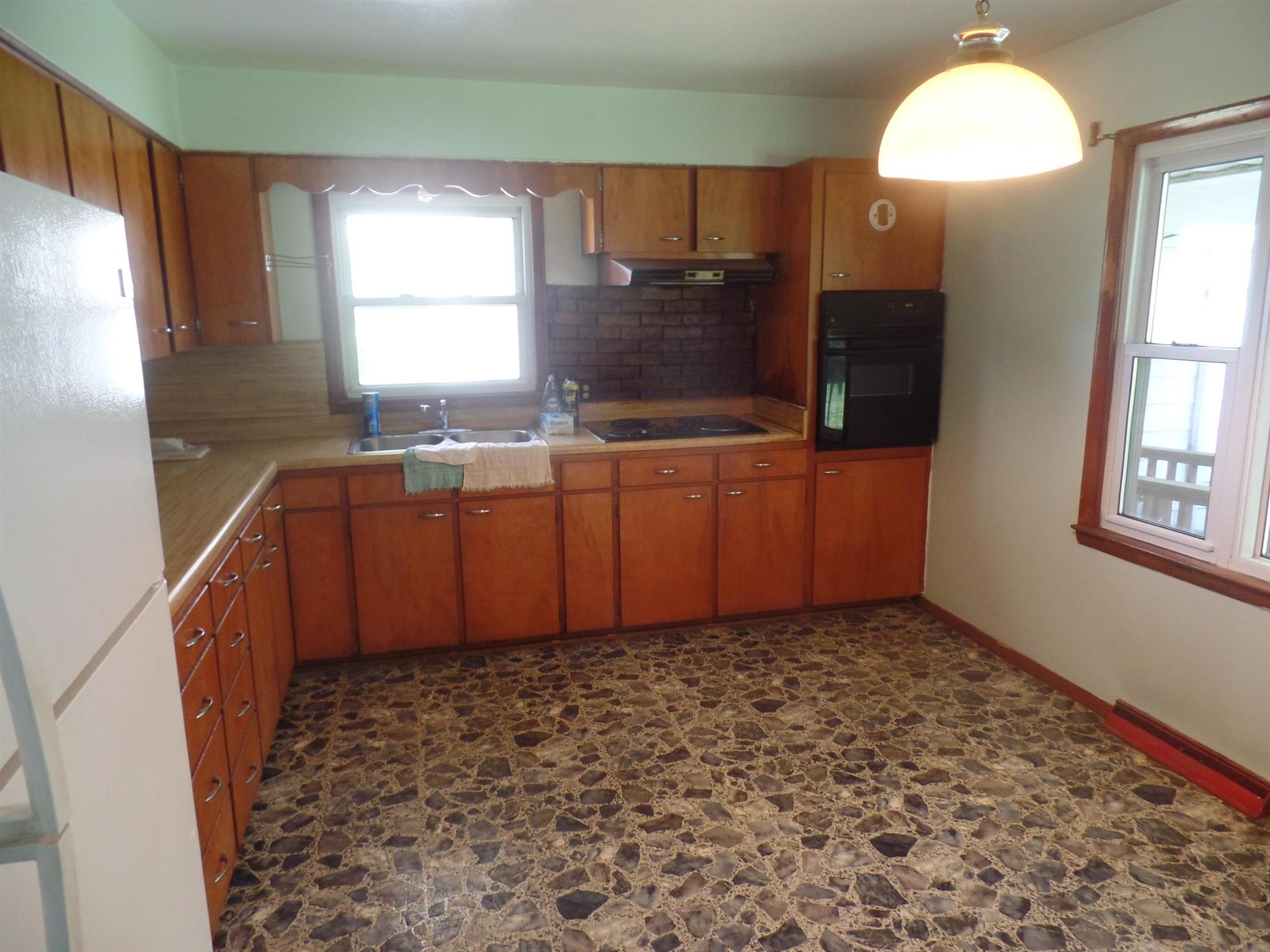 904 East Bradfield Road Bloomfield, IN 47424 - Photo 4 of 21 Gallery Image 4