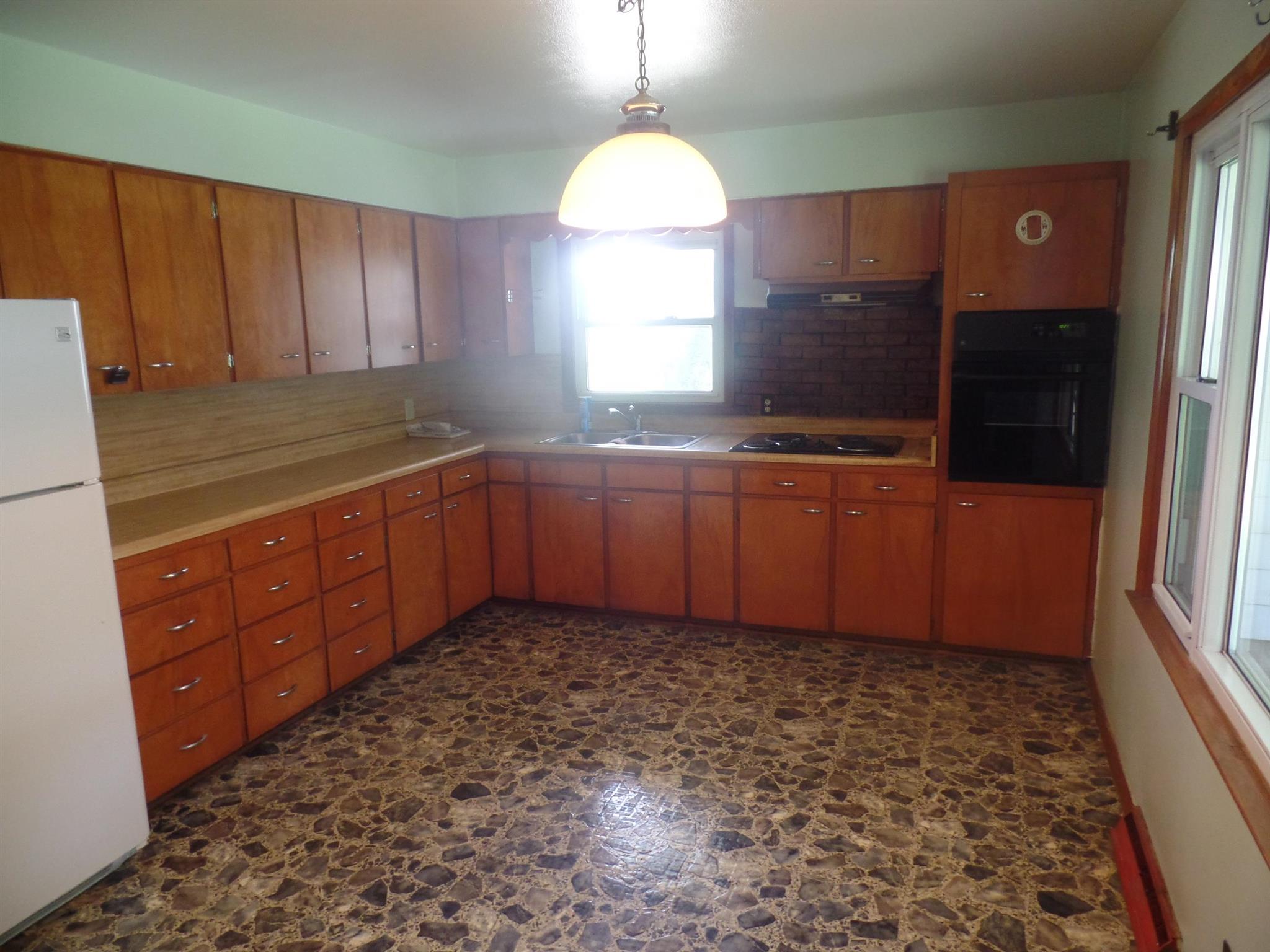 904 East Bradfield Road Bloomfield, IN 47424 - Photo 5 of 21 Gallery Image 5