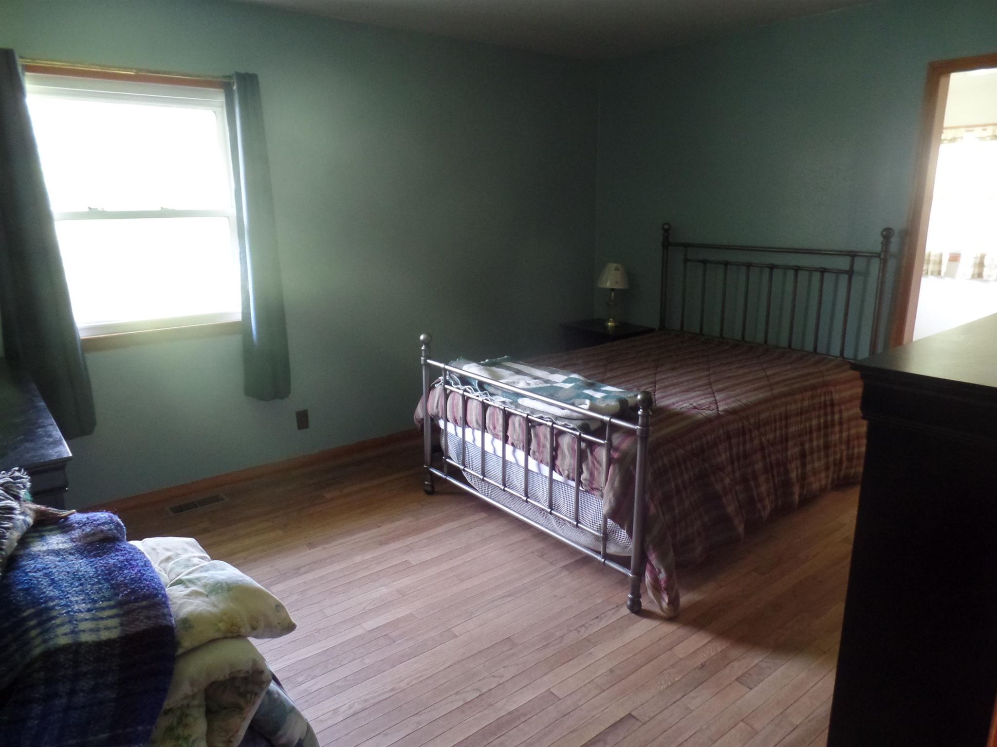 904 East Bradfield Road Bloomfield, IN 47424 - Photo 6 of 21 Gallery Image 6