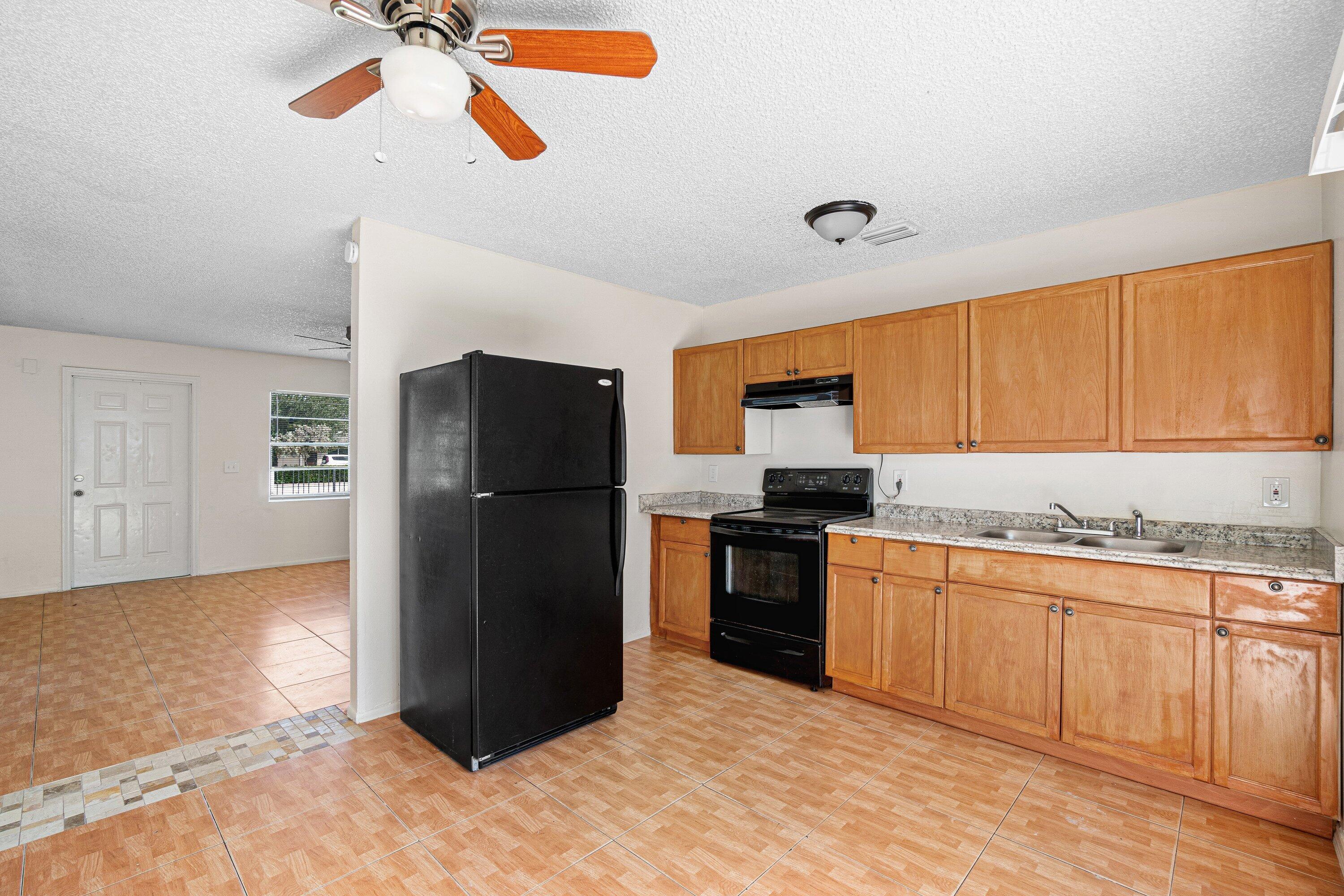 4766 Gulfstream Road Lake Worth, FL 33461 - Photo 9 of 24 009-4766GulfstreamRoad-LakeWorthBeach-FL