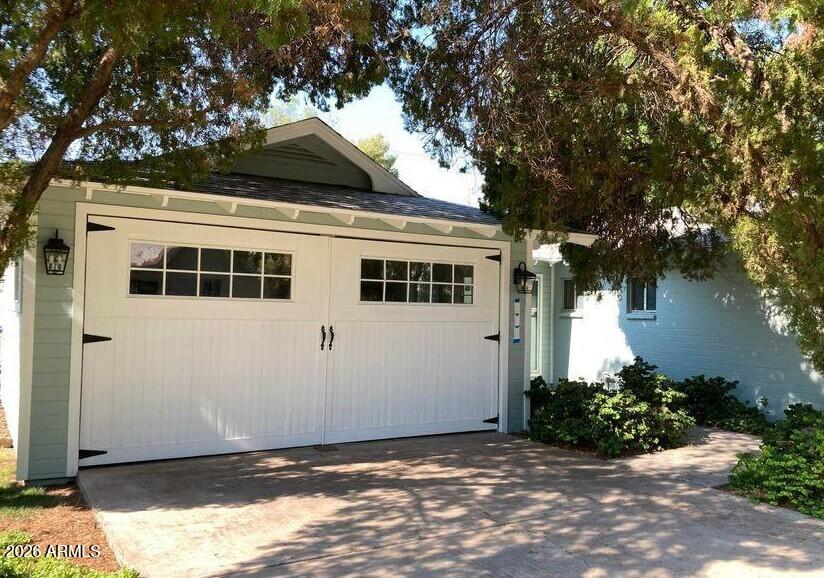 607 West 15th Street Tempe, AZ 85281 - Photo 5 of 29 a house with trees in front of it