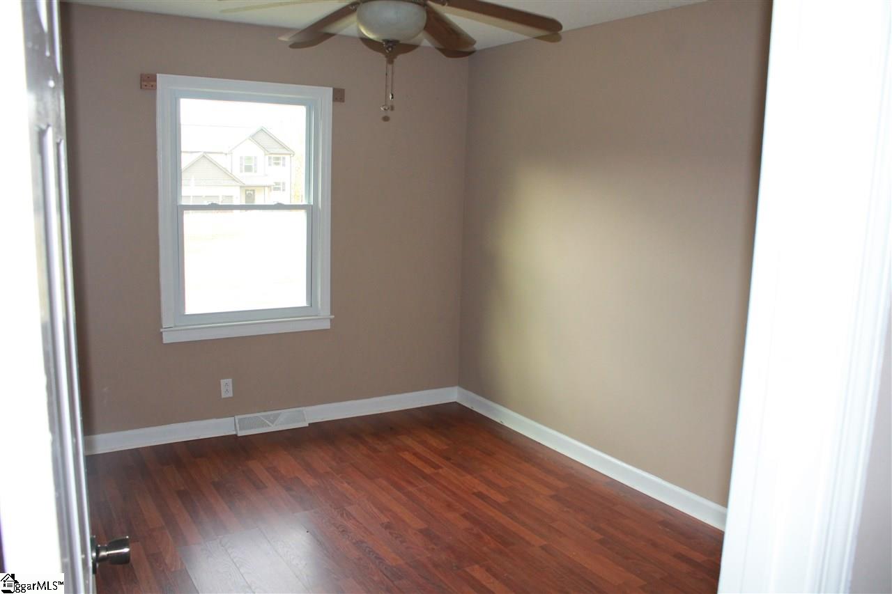 203 West Roper Road Easley, SC 29640 - Photo 12 of 21