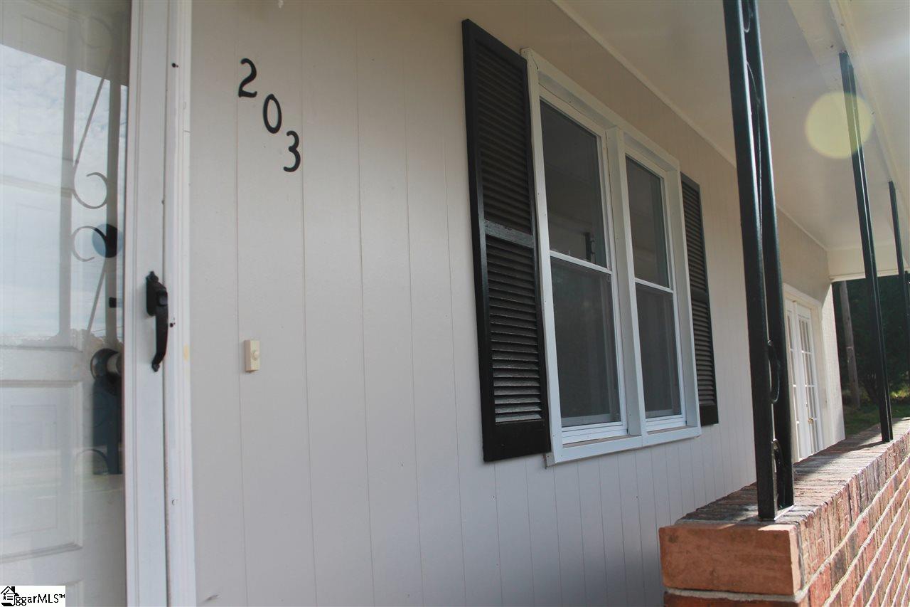 203 West Roper Road Easley, SC 29640 - Photo 3 of 21