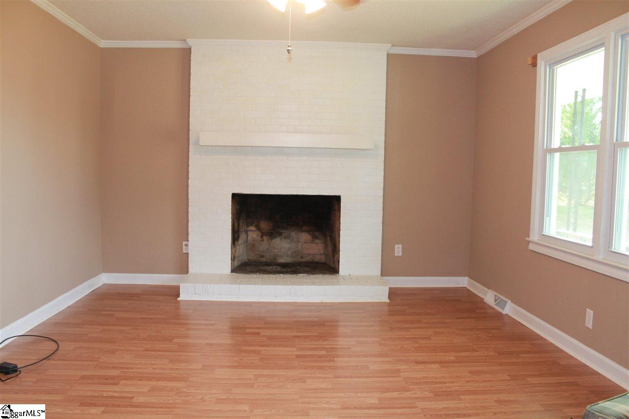 203 West Roper Road Easley, SC 29640 - Photo 5 of 21