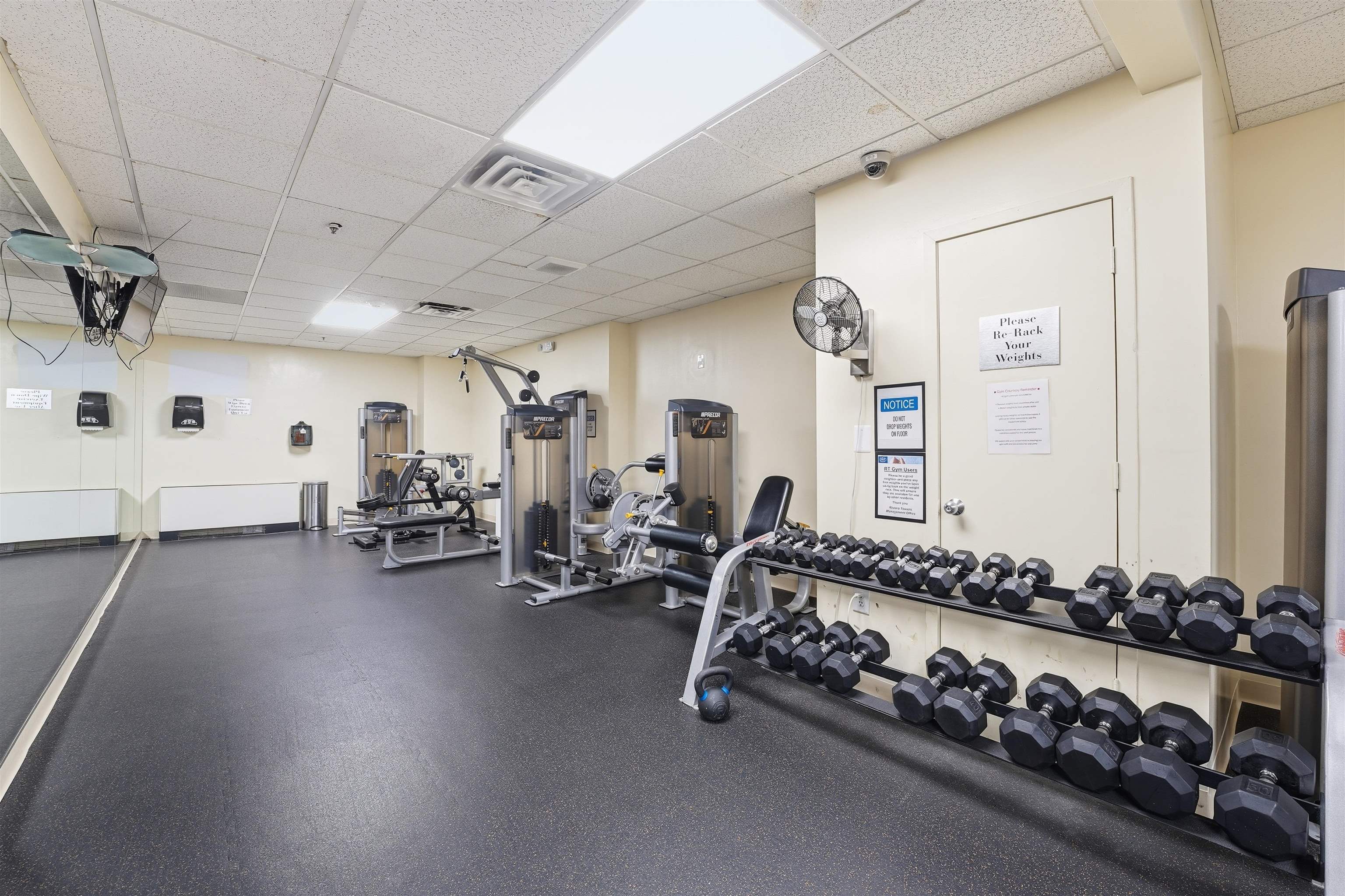 6040 Boulevard East, Unit 32E West New York, NJ 07093 - Photo 22 of 27 a very nice looking room with many windows