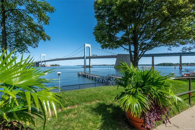 $899,000 | 166-25 Powells Cove Boulevard, Unit 7H | Beechhurst