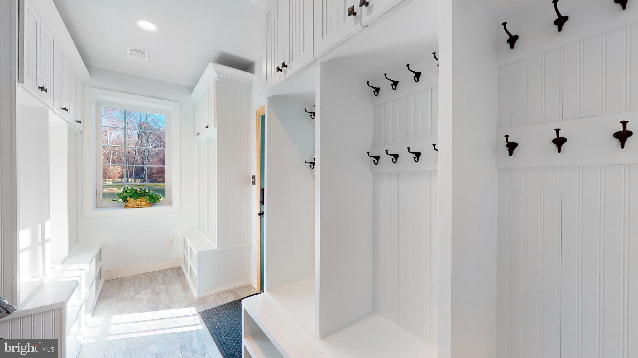 901 Crum Creek Road Springfield, PA 19064 - Photo 71 of 115 Entry way with cubbies.