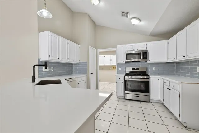 $300,000 | 2238 Sentinal Oaks Street, Sugar Land, TX 77478