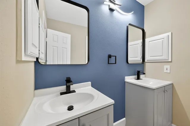 $300,000 | 2238 Sentinal Oaks Street, Sugar Land, TX 77478