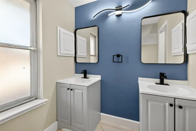 $300,000 | 2238 Sentinal Oaks Street, Sugar Land, TX 77478