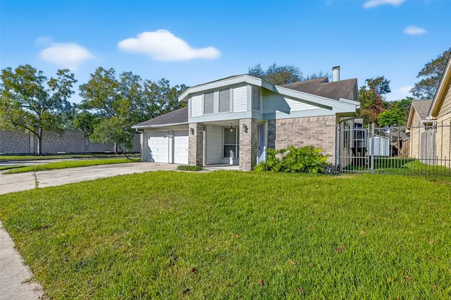 $300,000 | 2238 Sentinal Oaks Street, Sugar Land, TX 77478