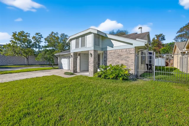 $300,000 | 2238 Sentinal Oaks Street, Sugar Land, TX 77478