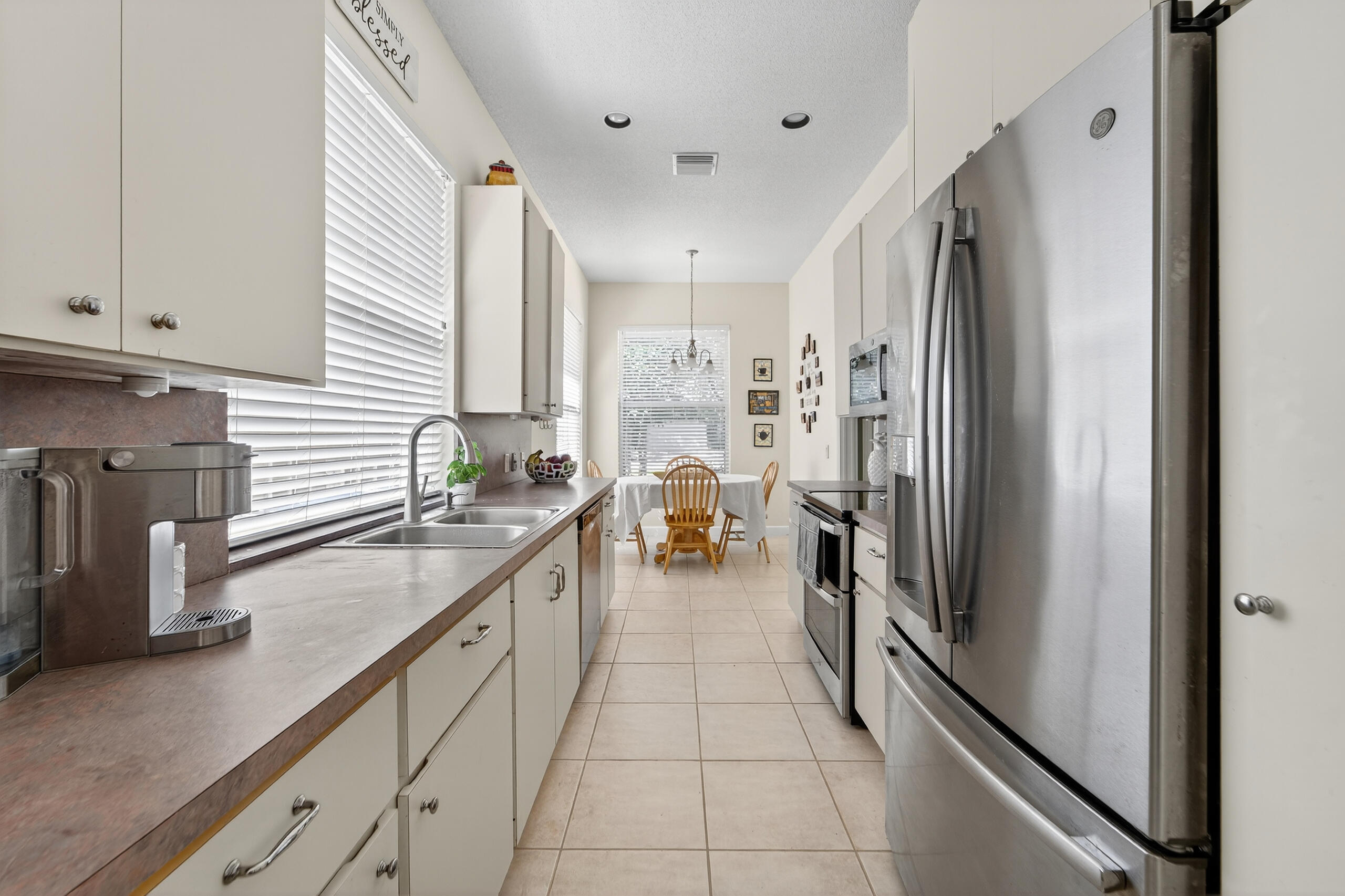 162 East Hampton Way Jupiter, FL 33458 - Photo 11 of 57 041_101425-248