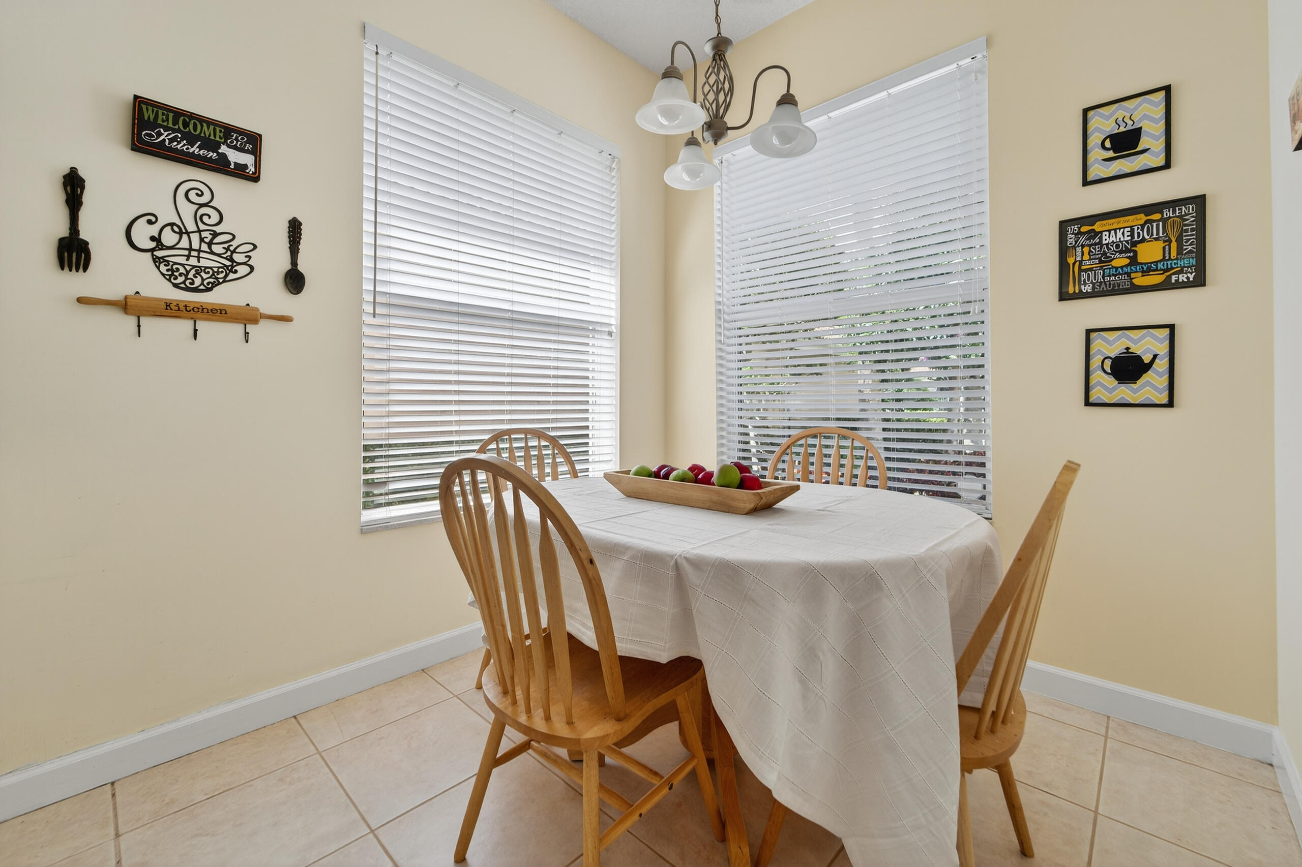 162 East Hampton Way Jupiter, FL 33458 - Photo 13 of 57 018_101425-172