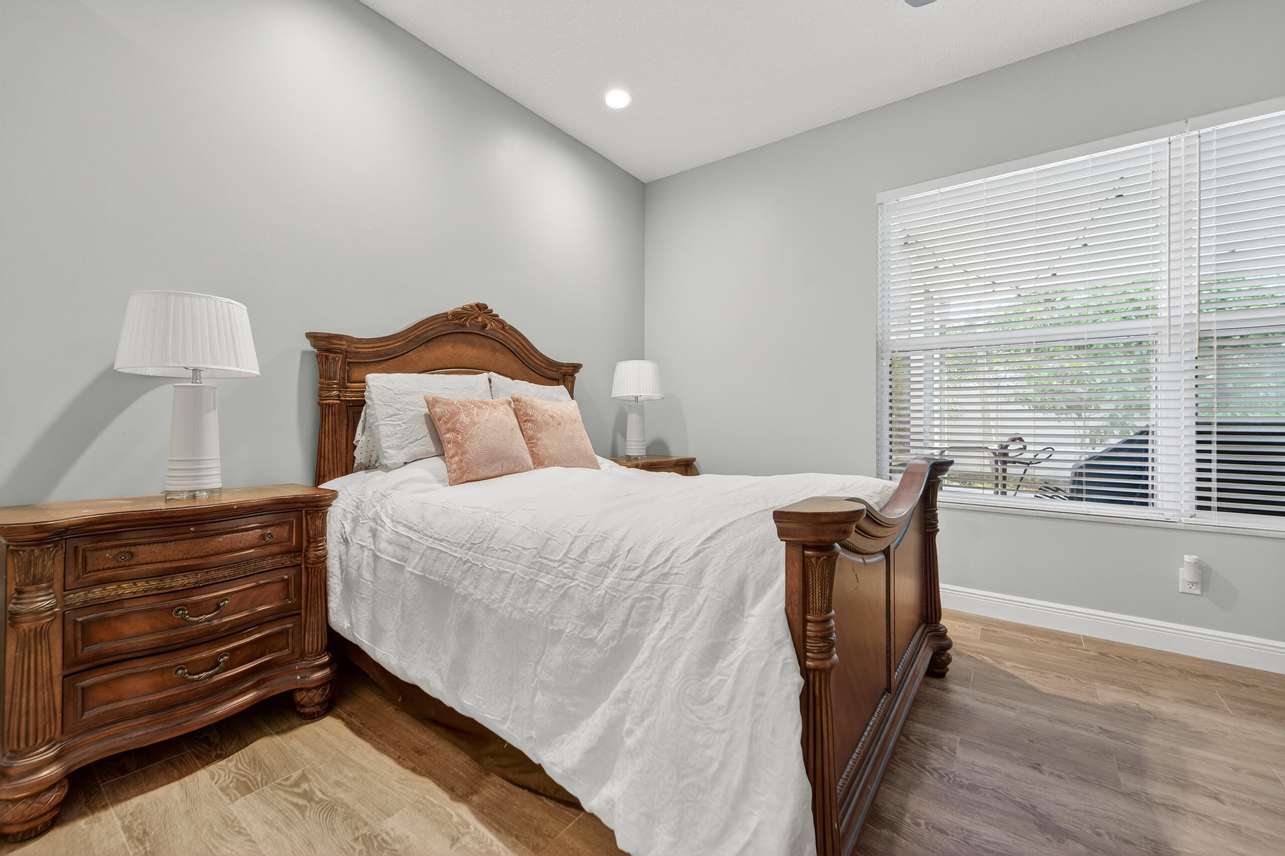 162 East Hampton Way Jupiter, FL 33458 - Photo 19 of 57 010_101425-154