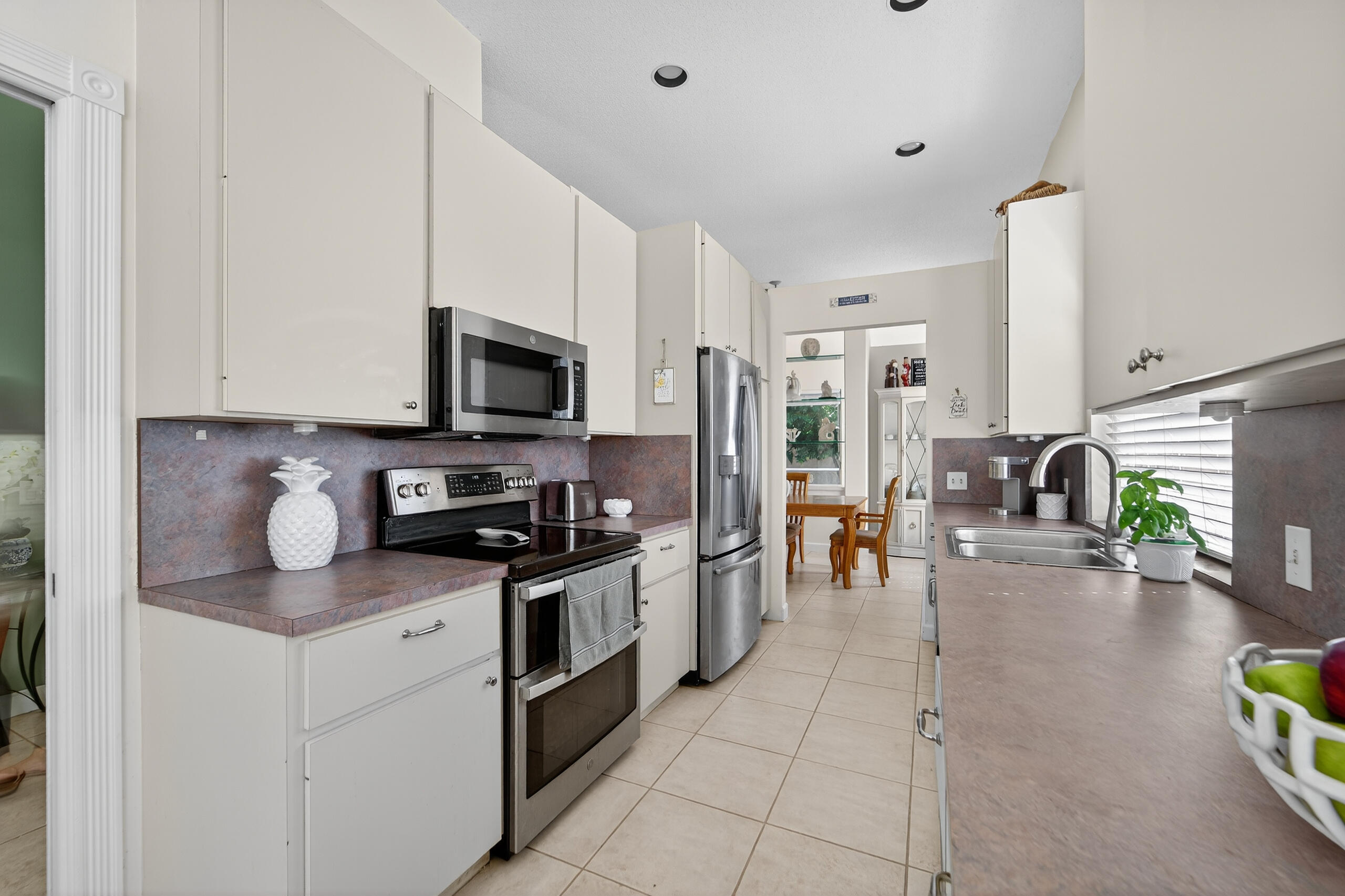 162 East Hampton Way Jupiter, FL 33458 - Photo 8 of 57 050_101425-387