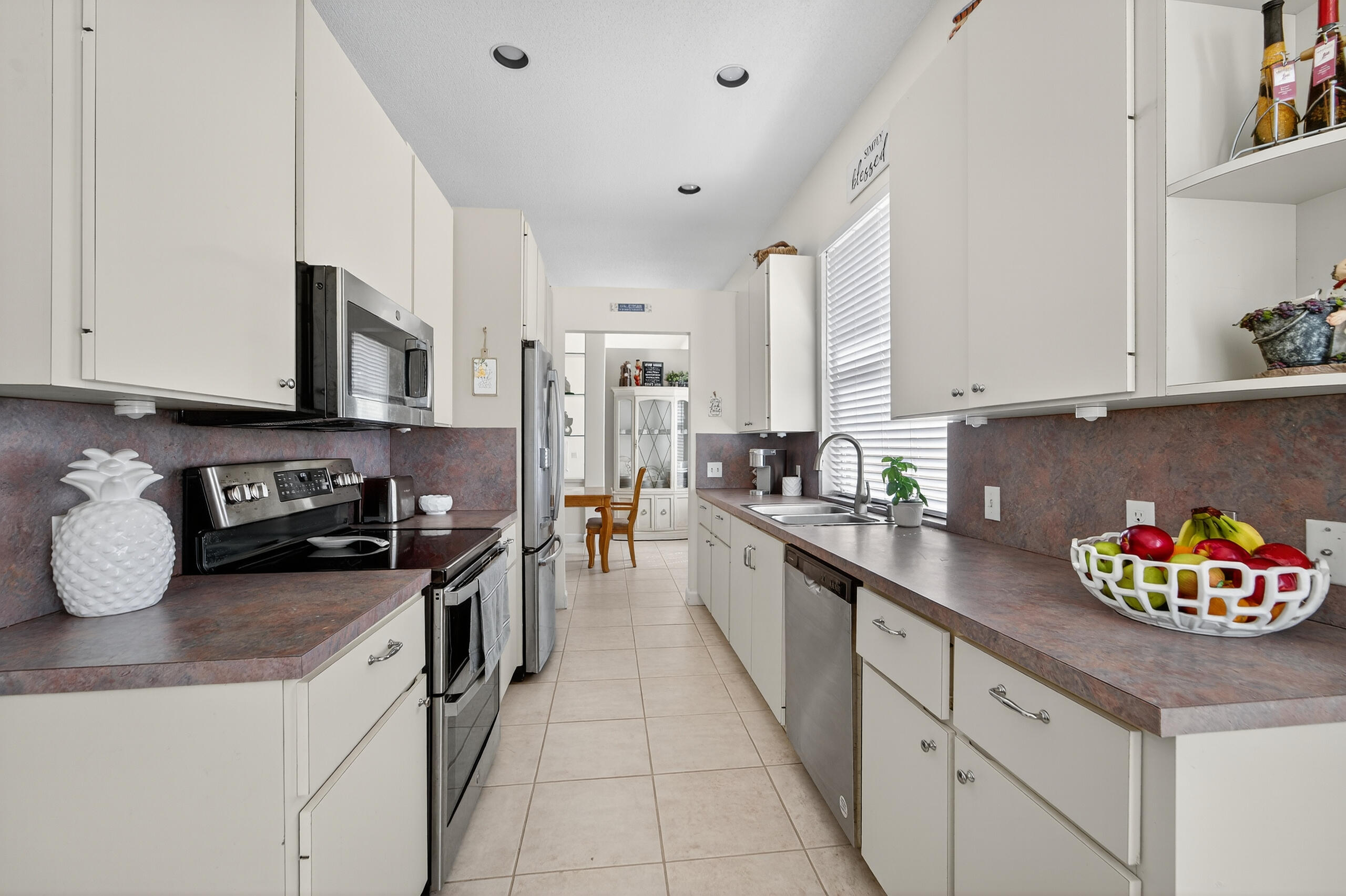 162 East Hampton Way Jupiter, FL 33458 - Photo 9 of 57 076_101425-82