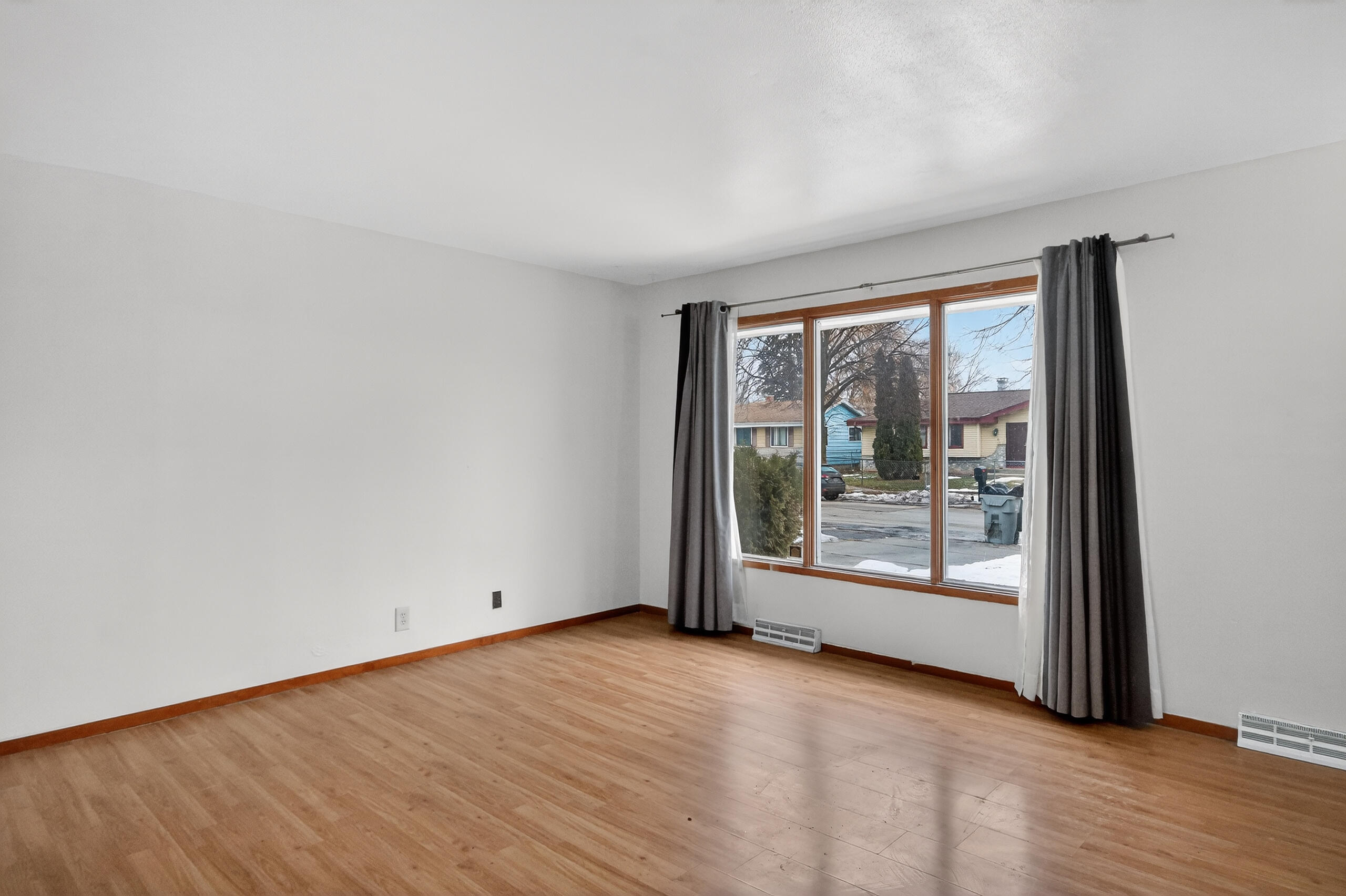 9043 North 86th Street Milwaukee, WI 53224 - Photo 5 of 28 007_IMG_9716