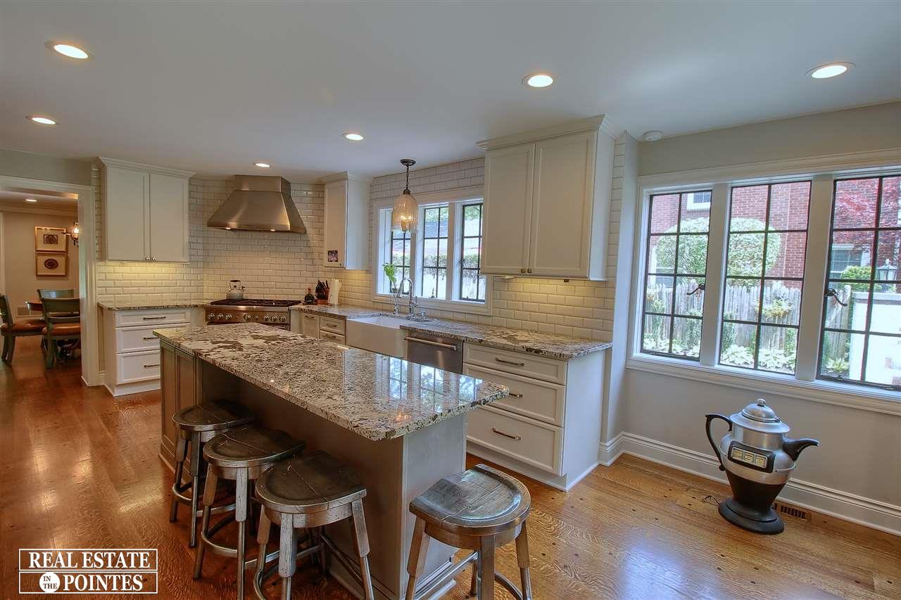 154 Cloverly Road Grosse Pointe Farms, MI 48236 - Photo 13 of 52