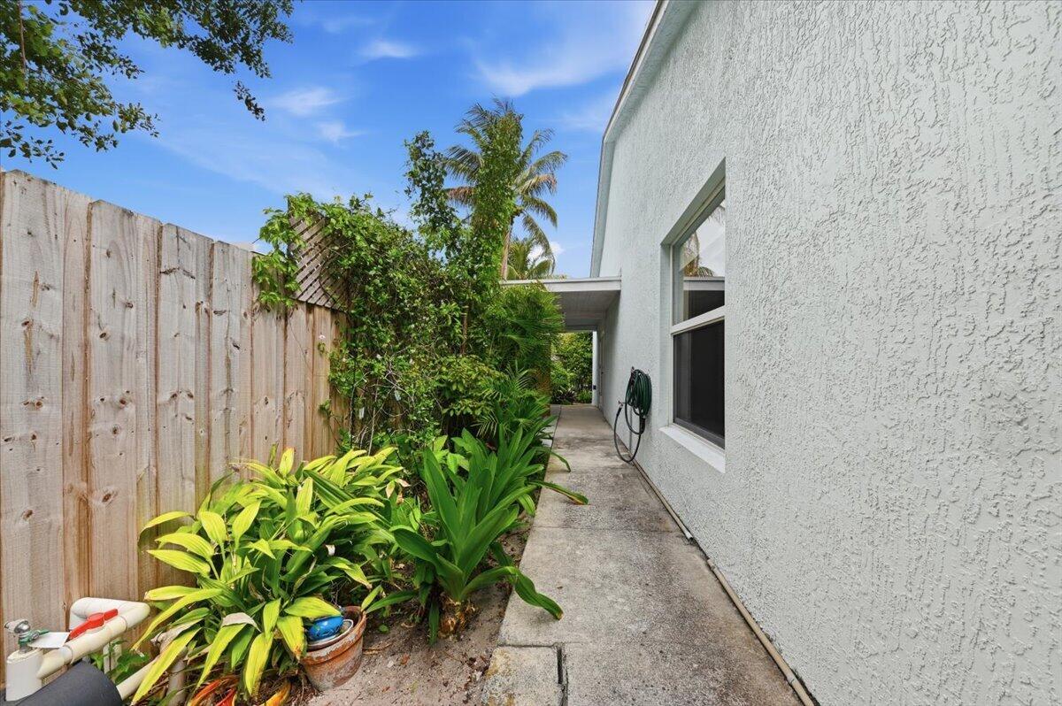 530 Northeast 3rd Avenue Delray Beach, FL 33444 - Photo 30 of 33 34-CHP_0681