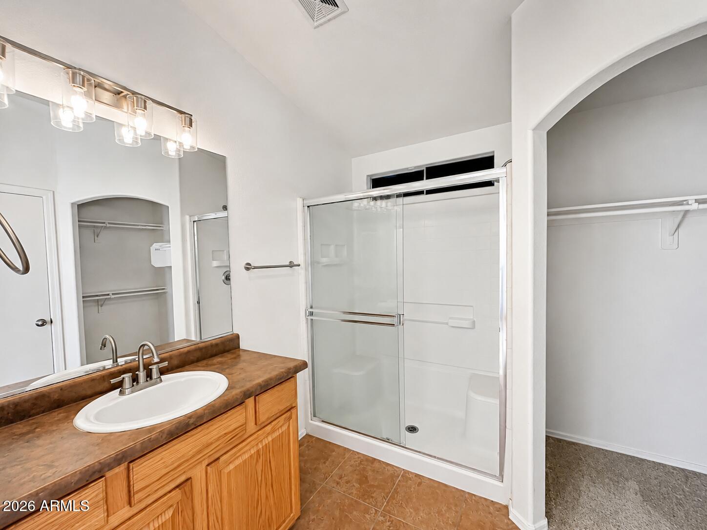 7832 South Hidden Places Loop Tucson, AZ 85756 - Photo 4 of 18 Master Bathroom