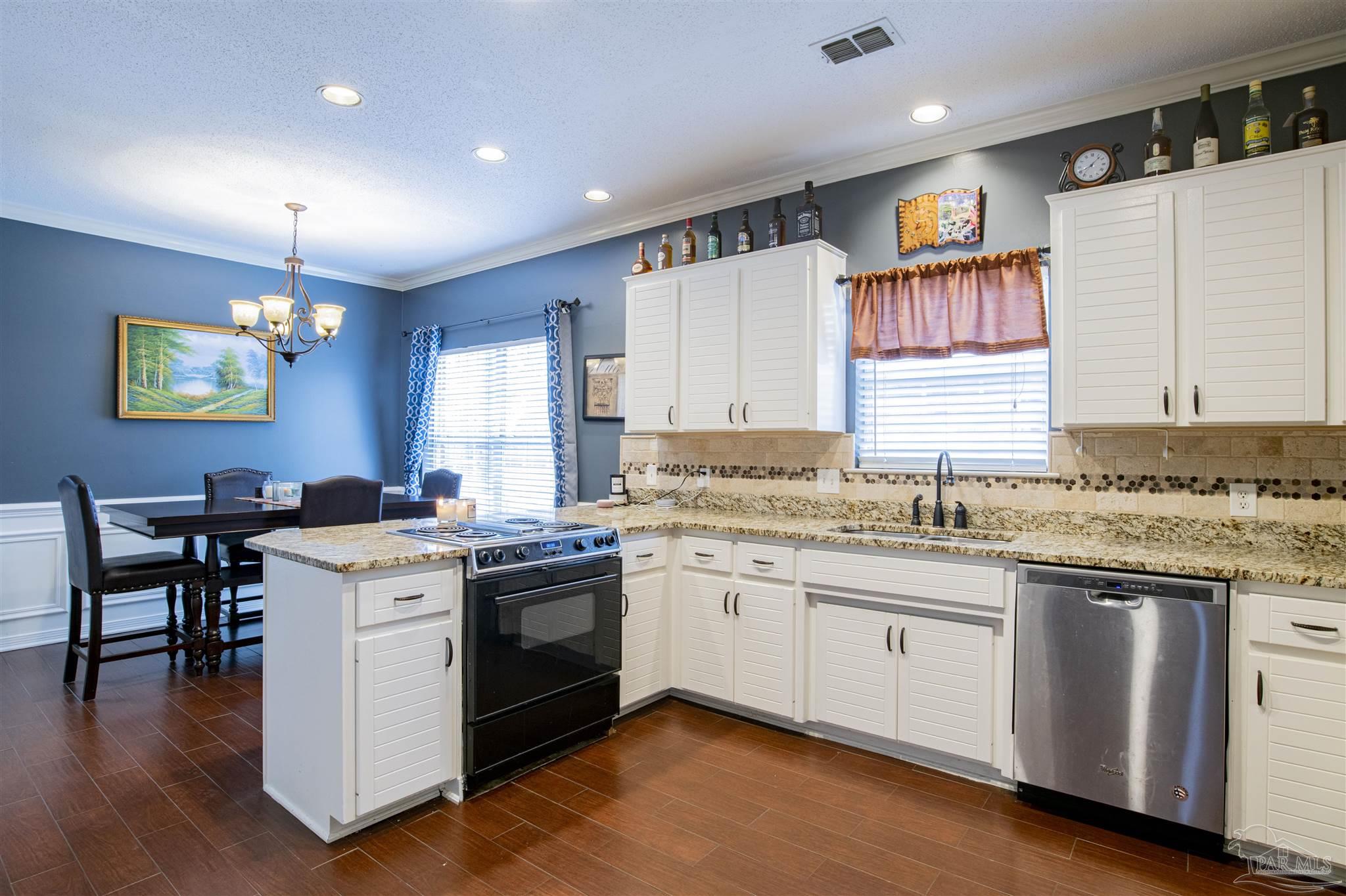1515 Muirfield Road Cantonment, FL 32533 - Photo 4 of 32 Gallery Image 4