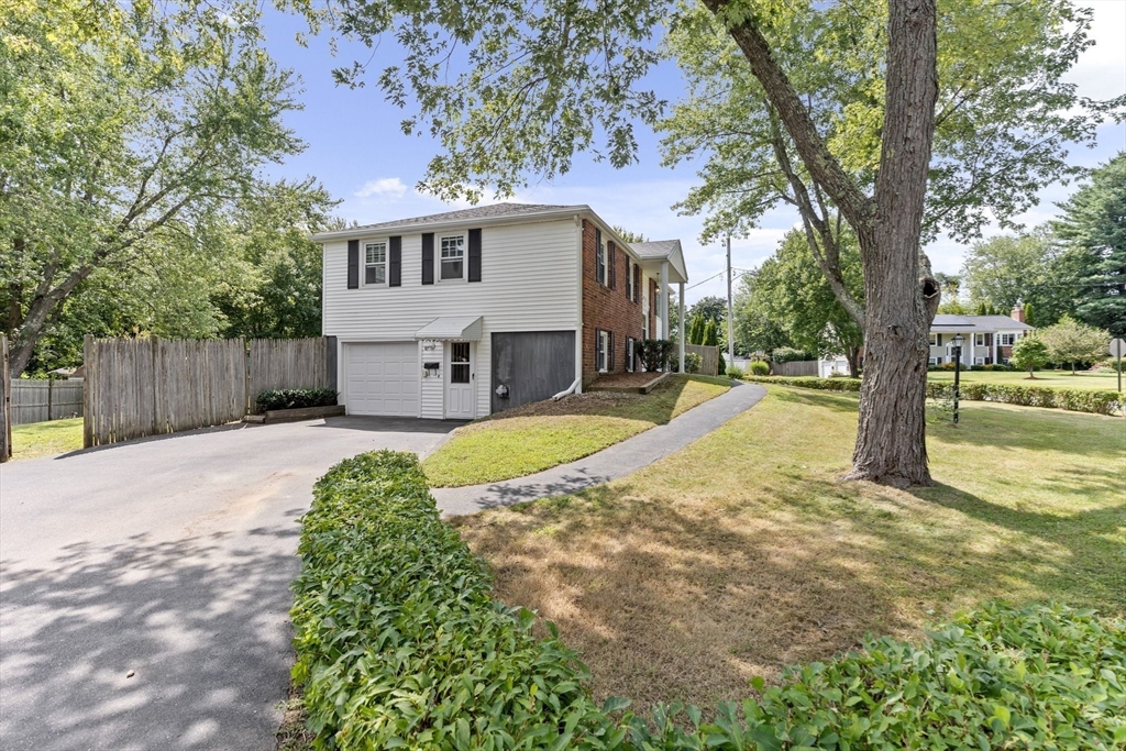 71 Plymouth Road Bellingham, MA 02019 - Photo 3 of 16 Gallery Image 3