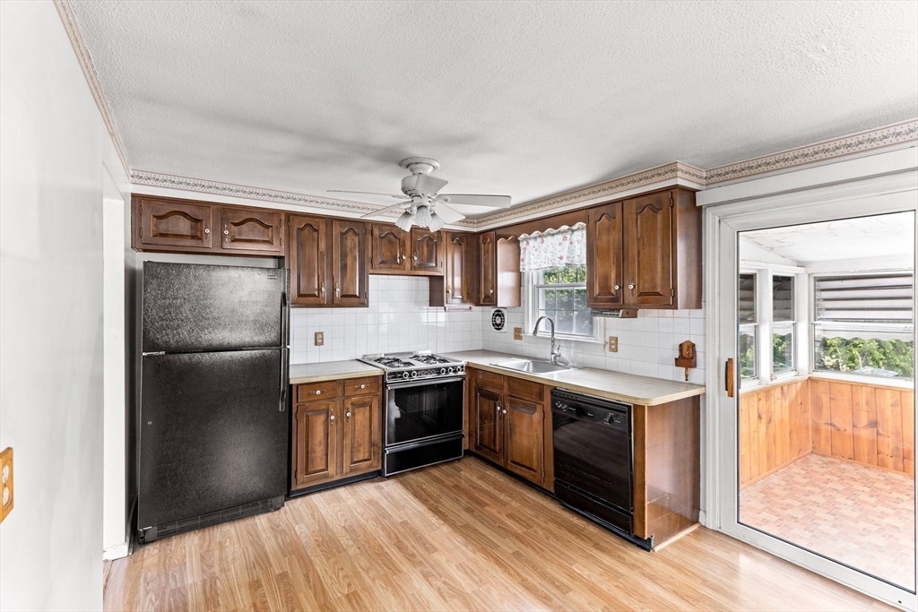 71 Plymouth Road Bellingham, MA 02019 - Photo 6 of 16 Gallery Image 6