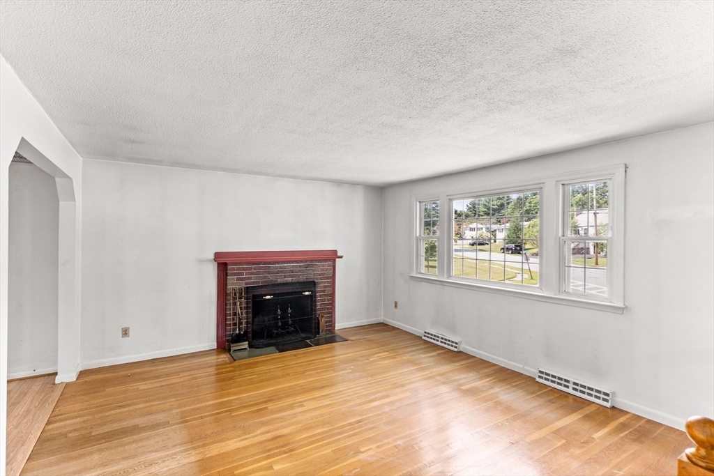 71 Plymouth Road Bellingham, MA 02019 - Photo 8 of 16 Gallery Image 8