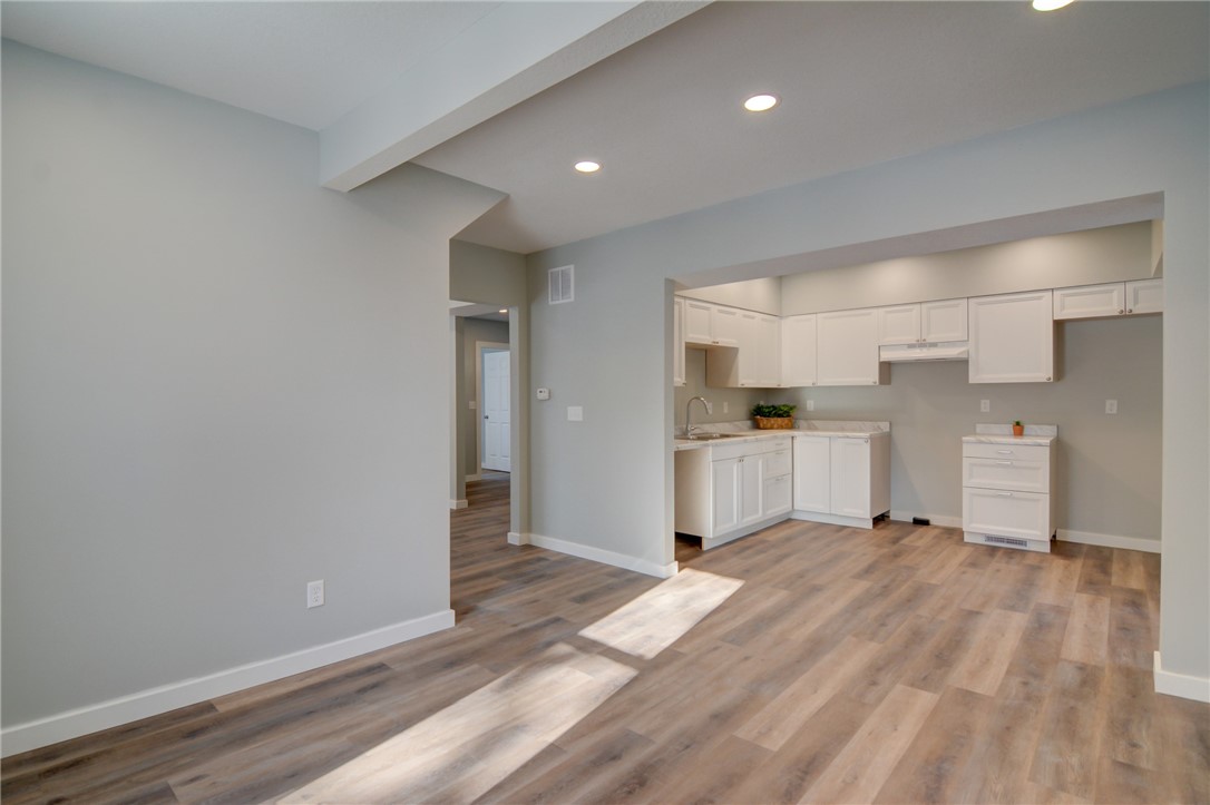428 Ewing Avenue Decatur, IL 62522 - Photo 9 of 25