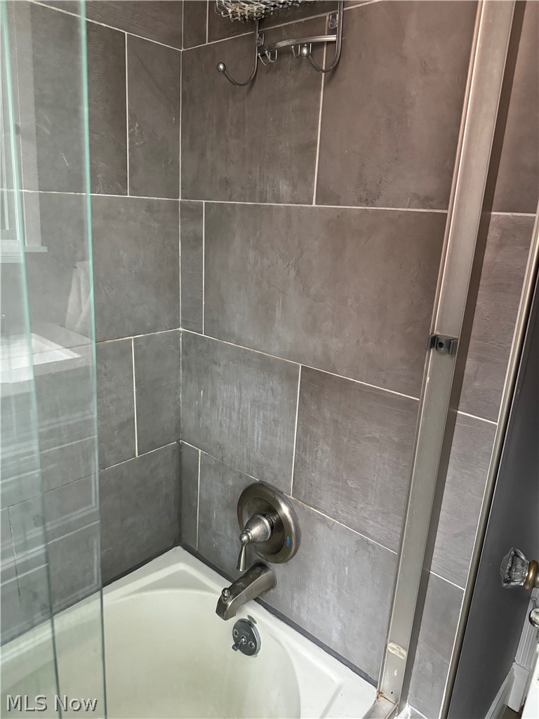 3636 Harvey Road Cleveland, OH 44118 - Photo 13 of 24 Gallery Image 13