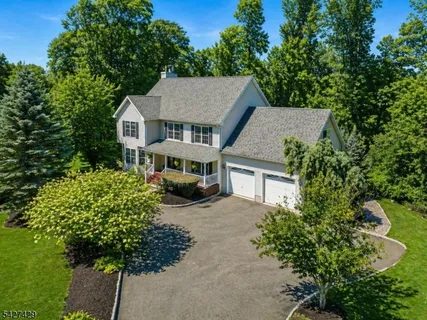 $750,000 | 2 Log Road, Lake Hopatcong, NJ 07849