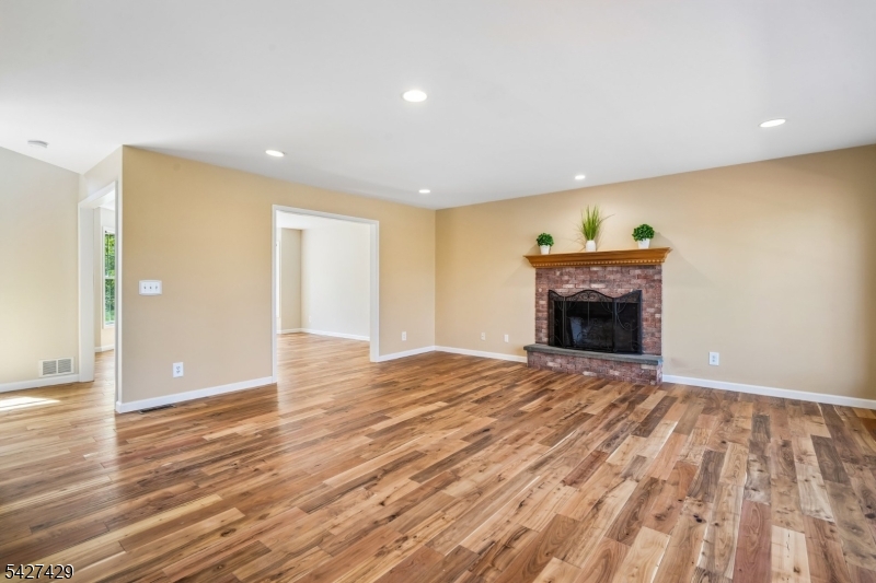 2 Log Road Lake Hopatcong, NJ 07849 - Photo 13 of 43