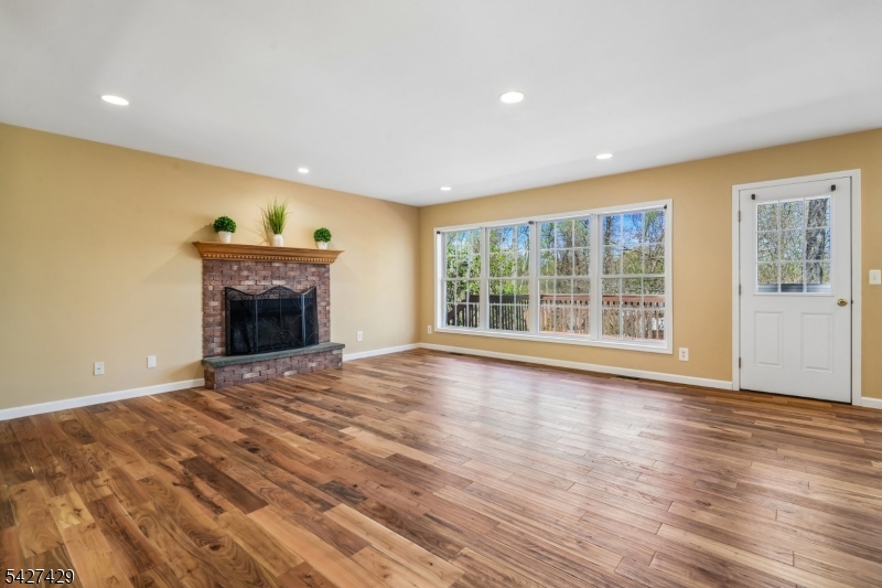 2 Log Road Lake Hopatcong, NJ 07849 - Photo 15 of 43