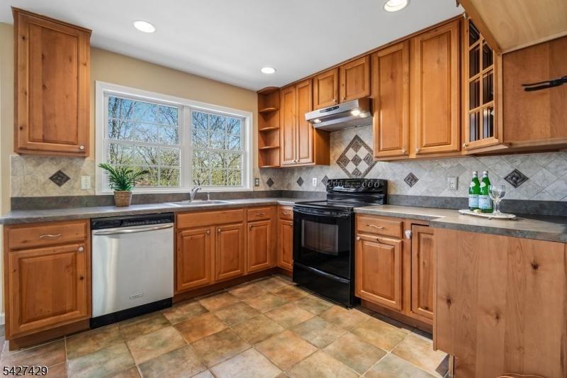 2 Log Road Lake Hopatcong, NJ 07849 - Photo 23 of 43