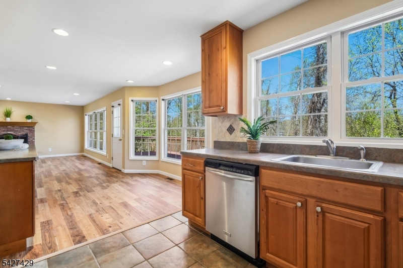 2 Log Road Lake Hopatcong, NJ 07849 - Photo 24 of 43