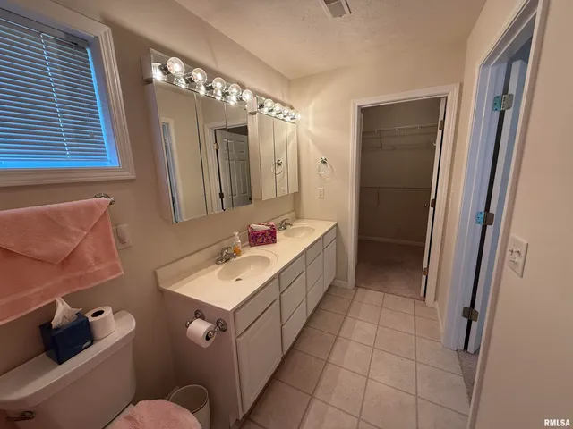 $249,000 | 108 Chase Lane, Marion, IL 62959