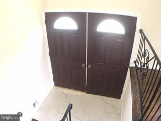 8207 Springfield Village Drive Springfield, VA 22152 - Photo 2 of 30 Interior (General)