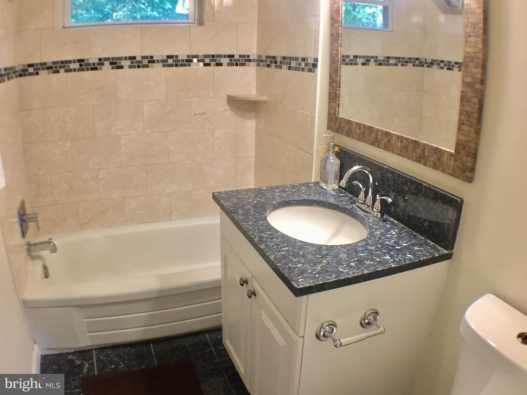 8207 Springfield Village Drive Springfield, VA 22152 - Photo 13 of 30 Bath