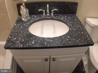 8207 Springfield Village Drive Springfield, VA 22152 - Photo 14 of 30 Bath