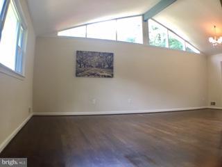 8207 Springfield Village Drive Springfield, VA 22152 - Photo 3 of 30 Living Room