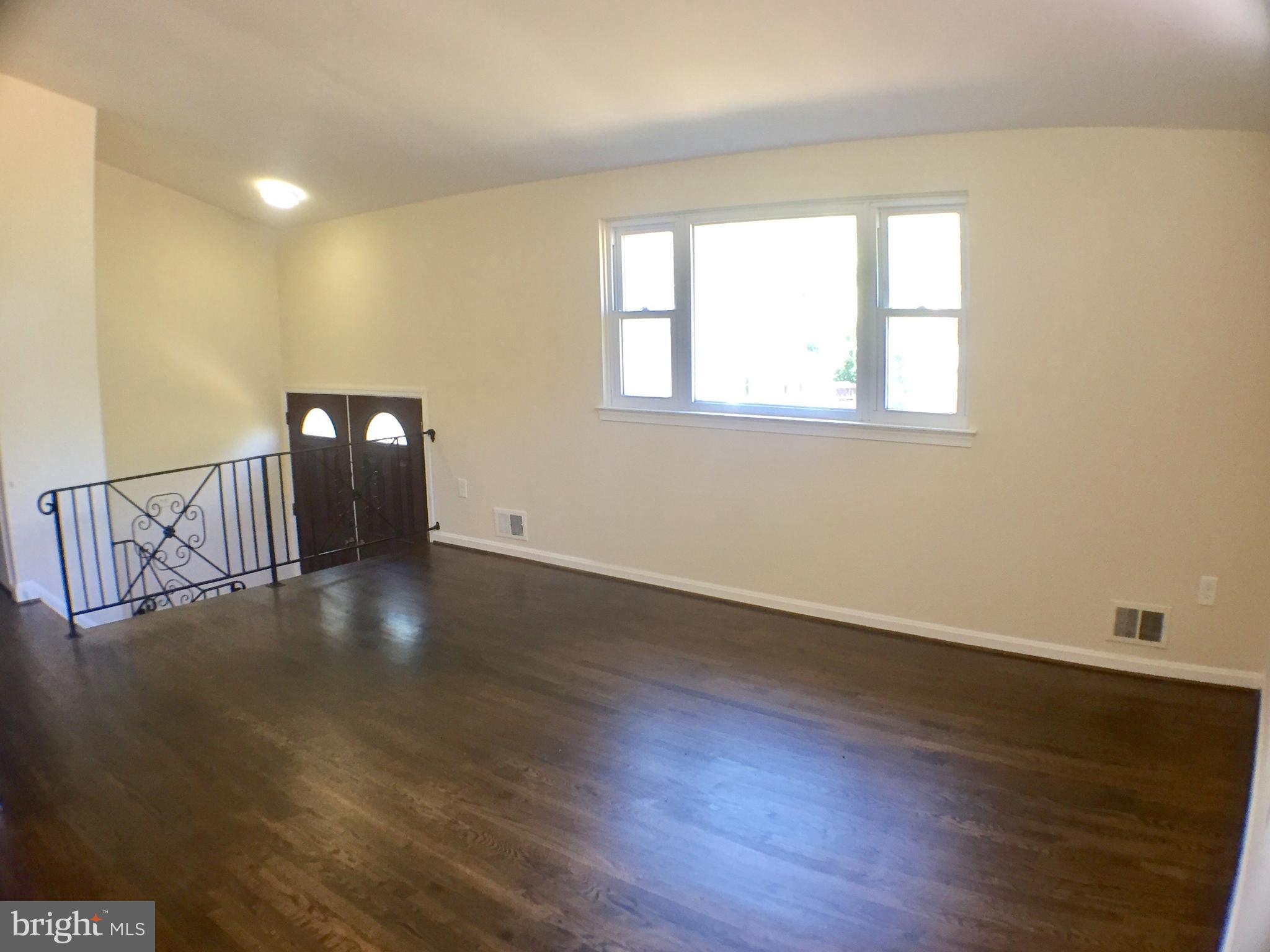 8207 Springfield Village Drive Springfield, VA 22152 - Photo 4 of 30 Living Room