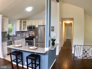 8207 Springfield Village Drive Springfield, VA 22152 - Photo 5 of 30 Interior (General)