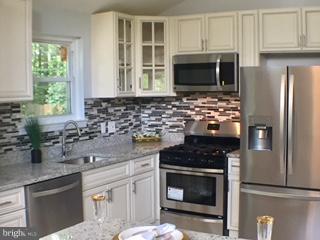 8207 Springfield Village Drive Springfield, VA 22152 - Photo 8 of 30 Kitchen