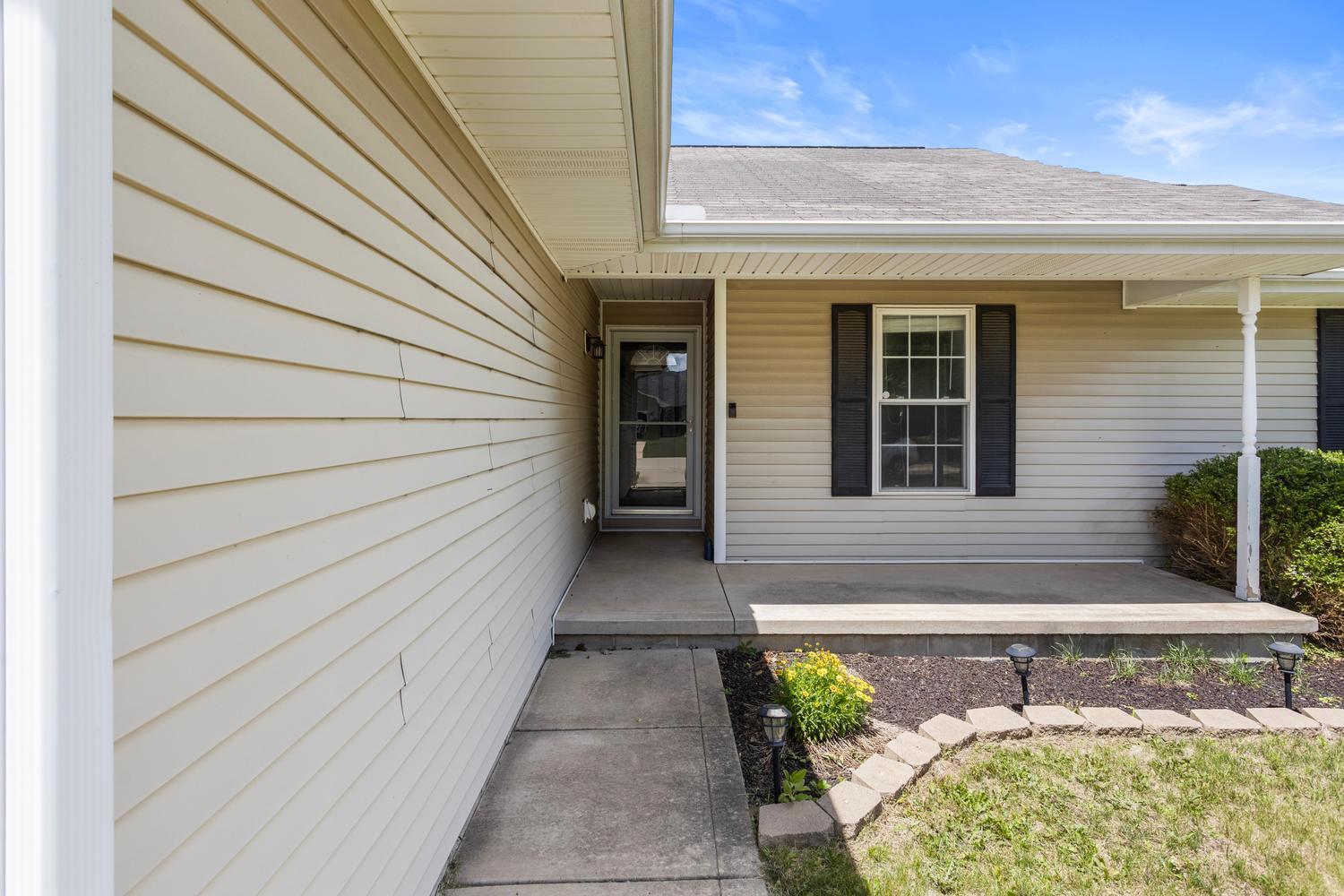 602 Wingstem Drive St. Joseph, IL 61873 - Photo 3 of 24